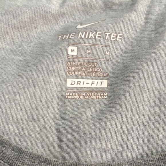 Nike Womens 'The Nike Tee' Dri-Fit short Sleeve T-Shirt-Gray-Size Medium-GUC - Picture 4 of 5